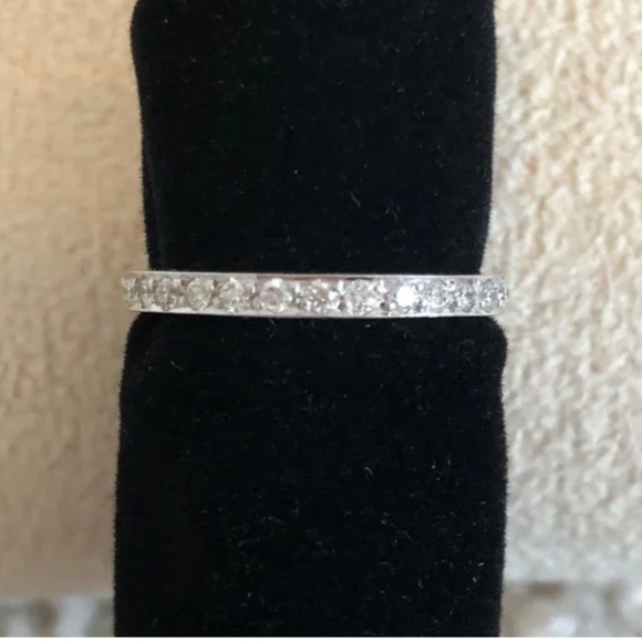 DIAMOND ETERNITY BAND RING - Picture 4 of 6